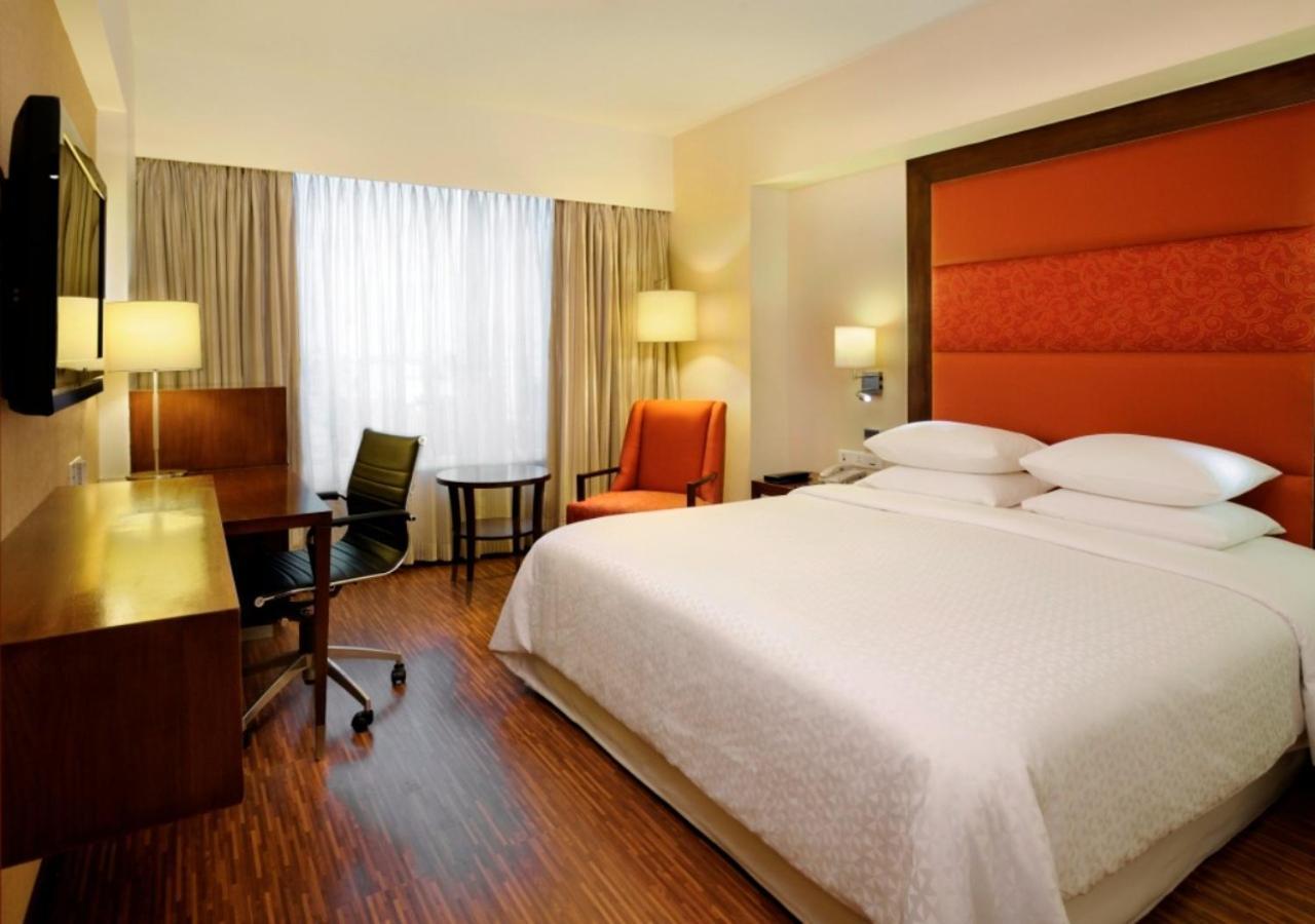 Four Points By Sheraton Ahmedabad Eksteriør billede