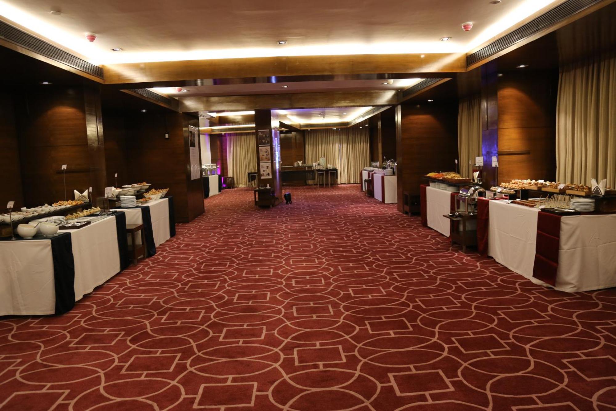 Four Points By Sheraton Ahmedabad Eksteriør billede