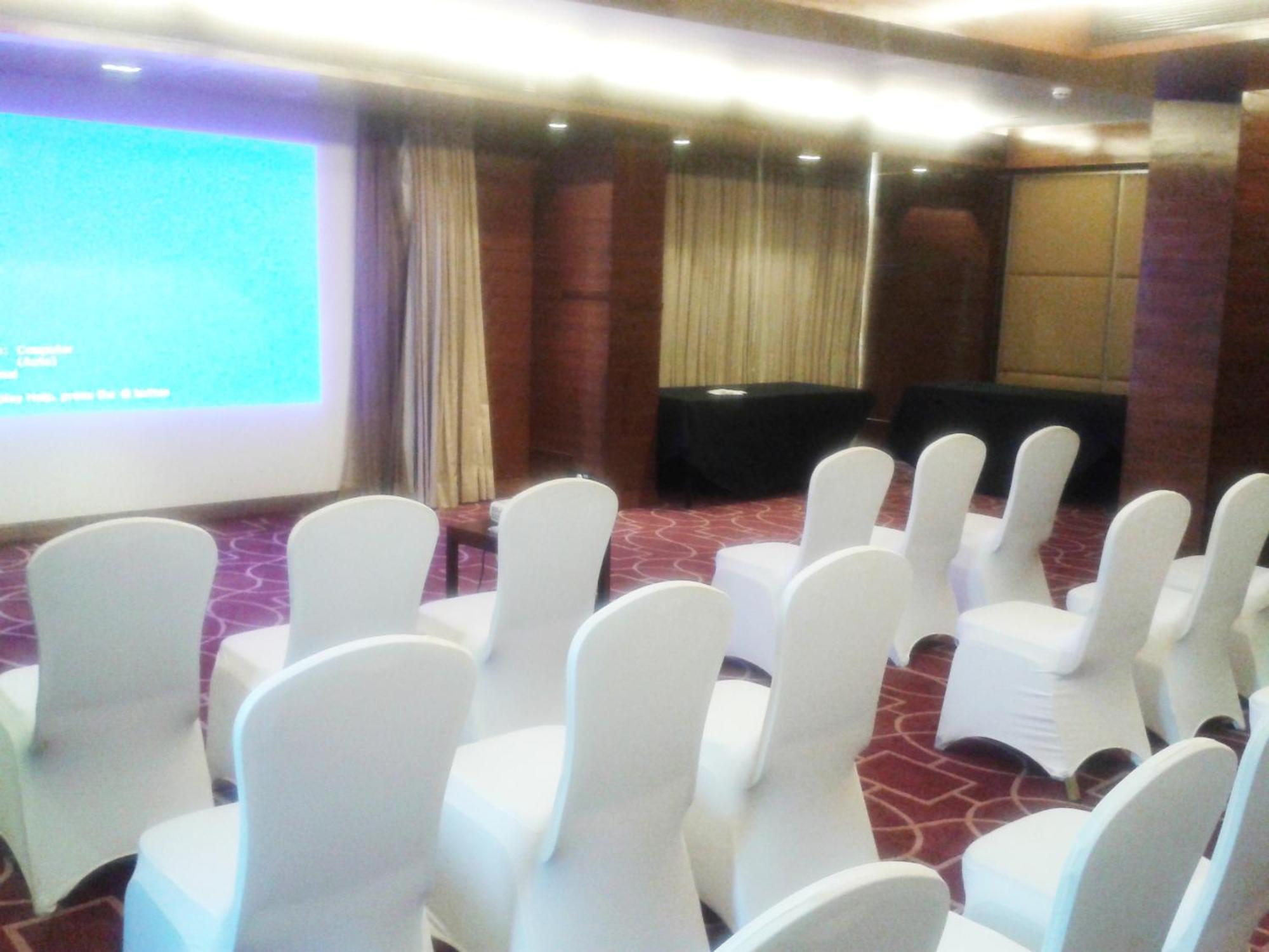 Four Points By Sheraton Ahmedabad Eksteriør billede