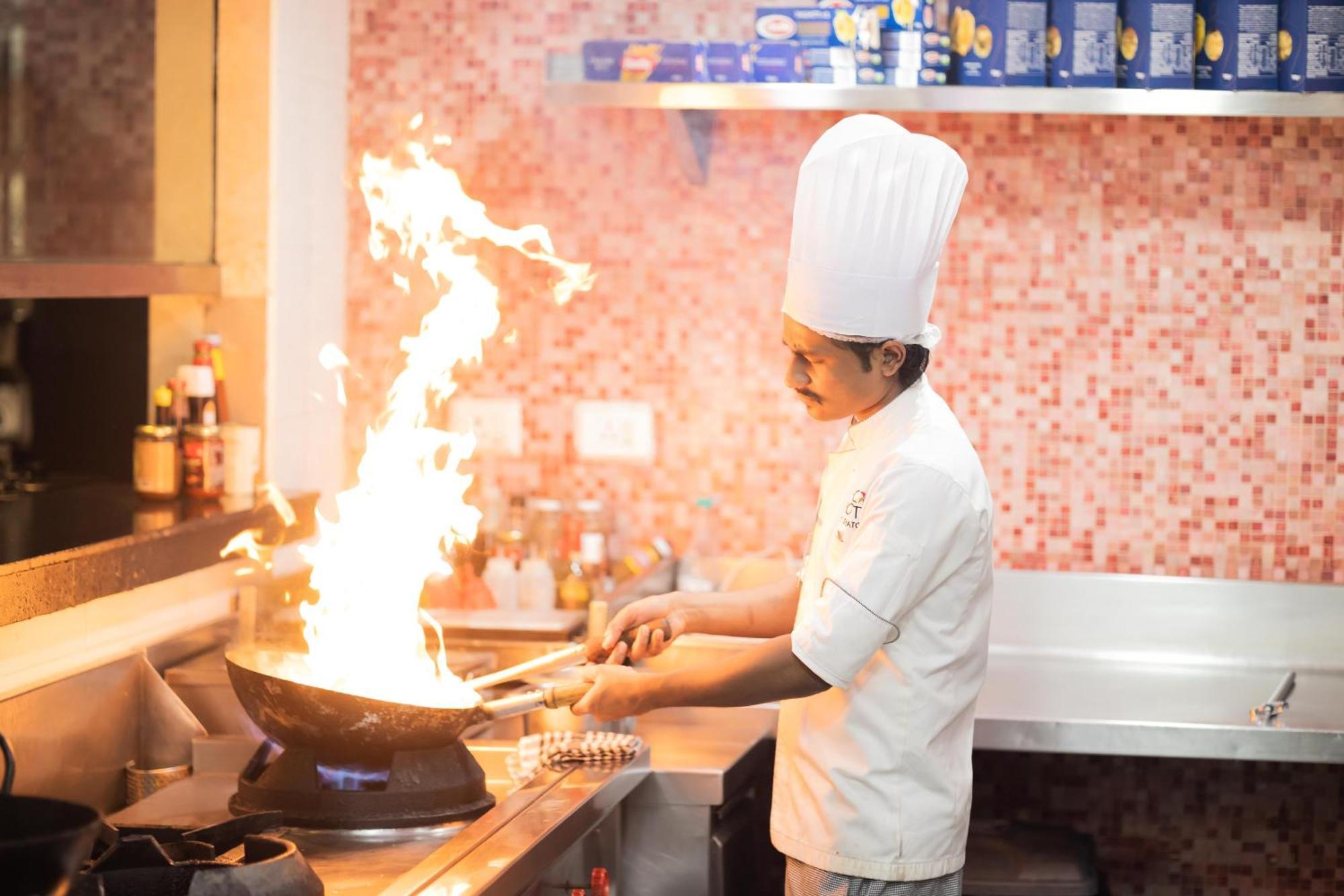 Four Points By Sheraton Ahmedabad Eksteriør billede