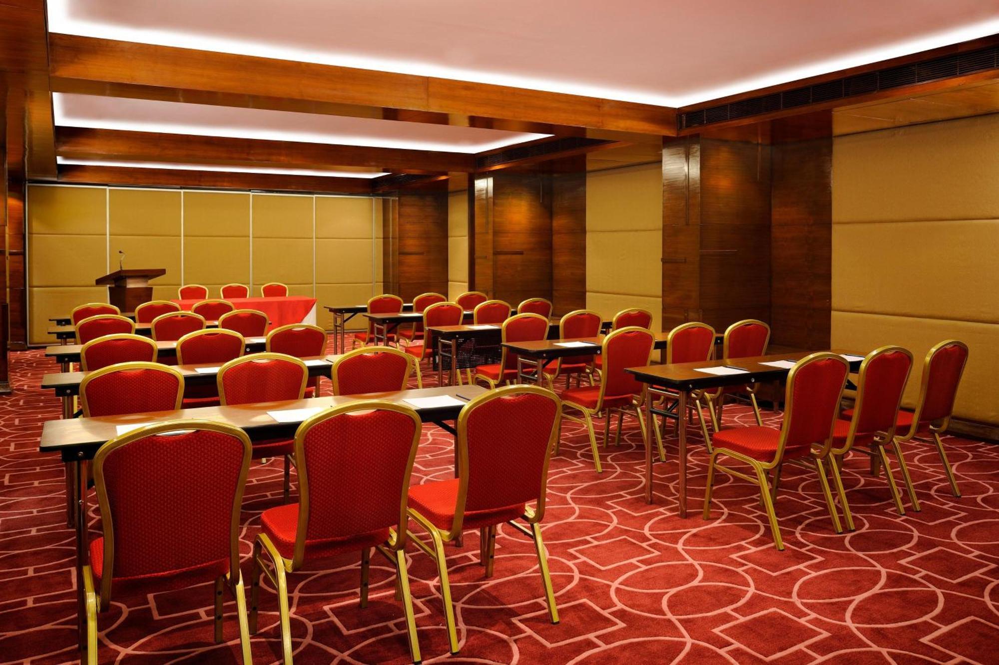 Four Points By Sheraton Ahmedabad Eksteriør billede