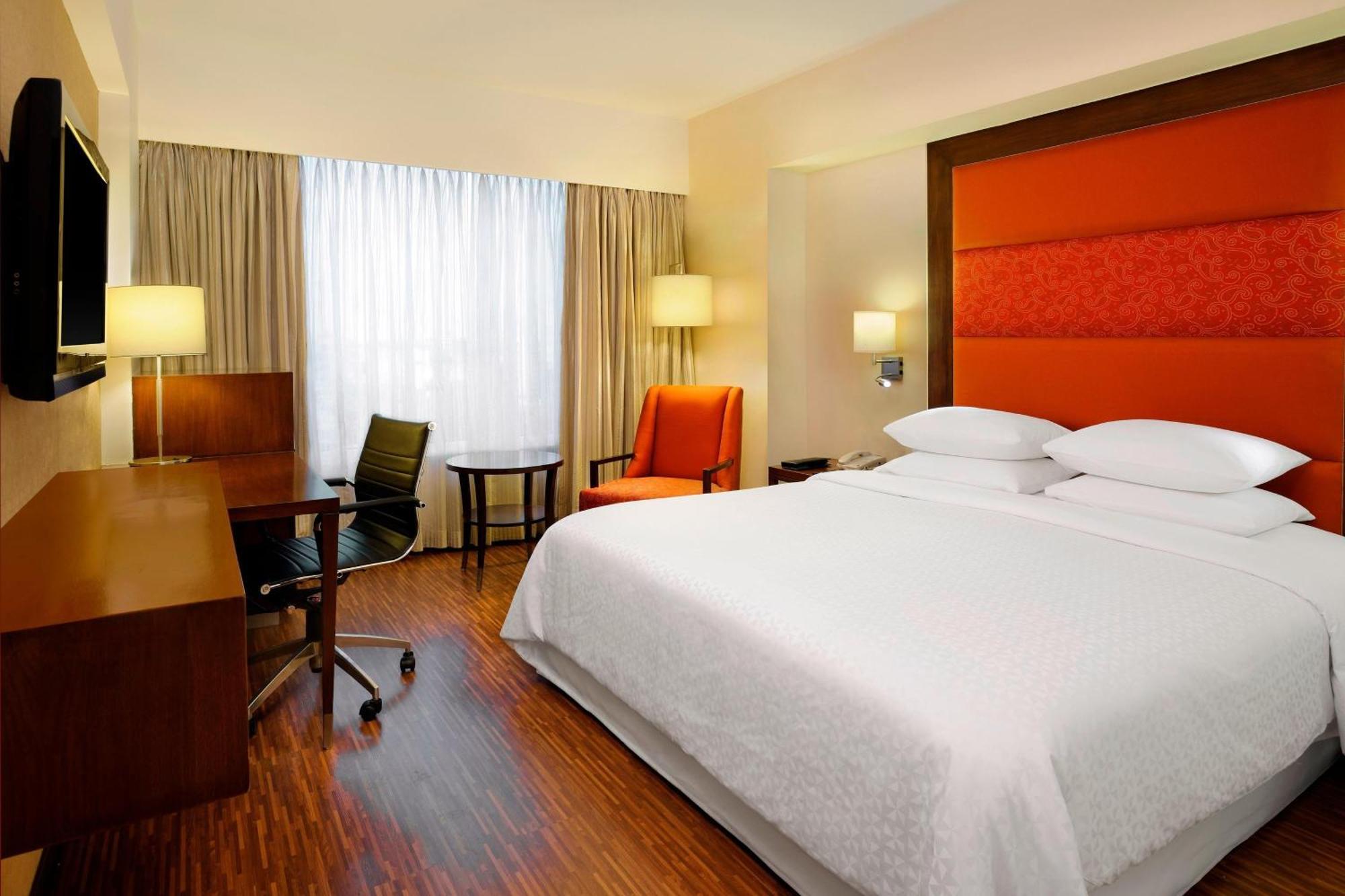 Four Points By Sheraton Ahmedabad Eksteriør billede